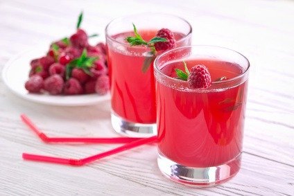 4 recipes for fruity and colorful cocktails with raspberry cream